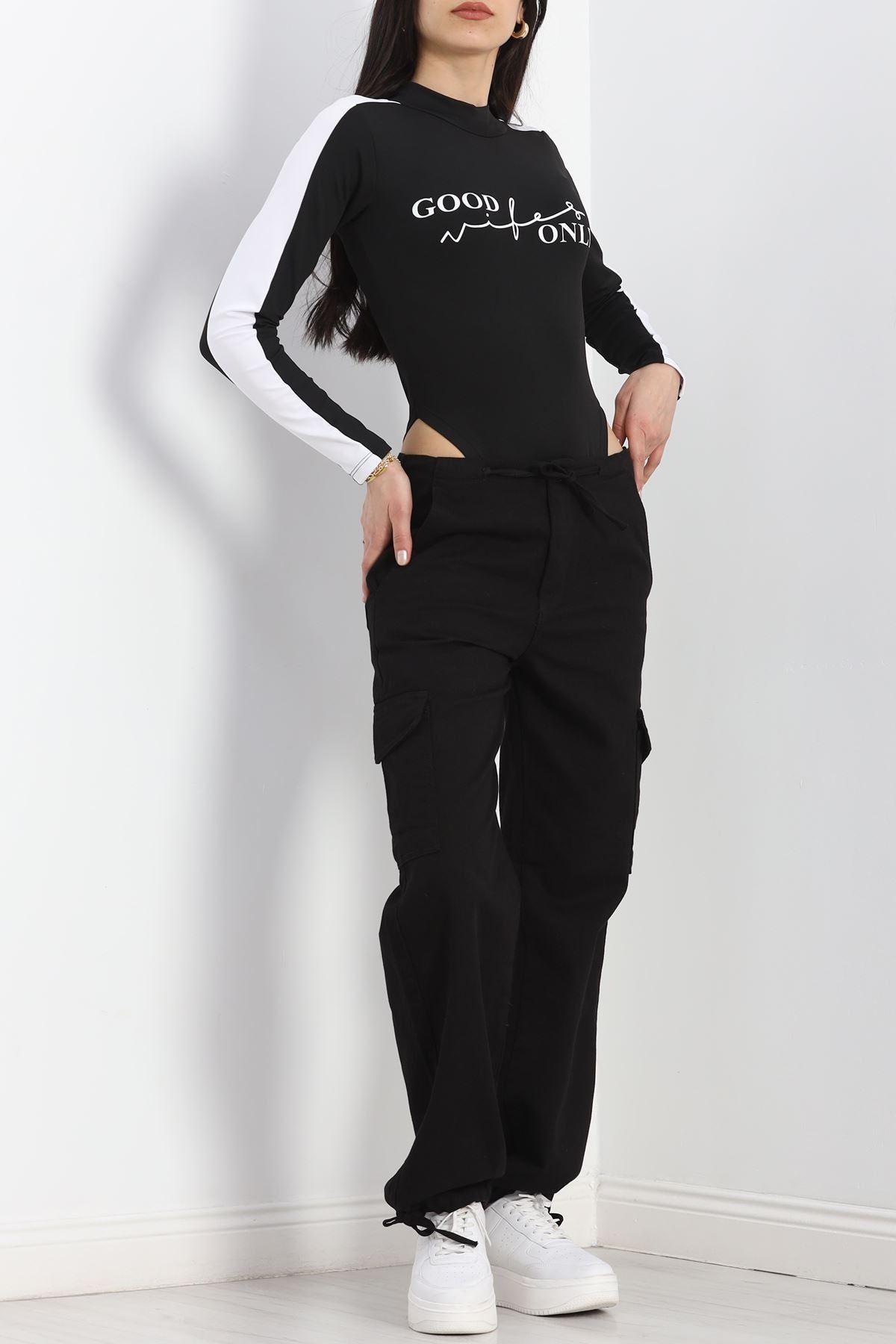 Baskılı Altı Çıtçıtlı Body Siyah - 40081.1855.