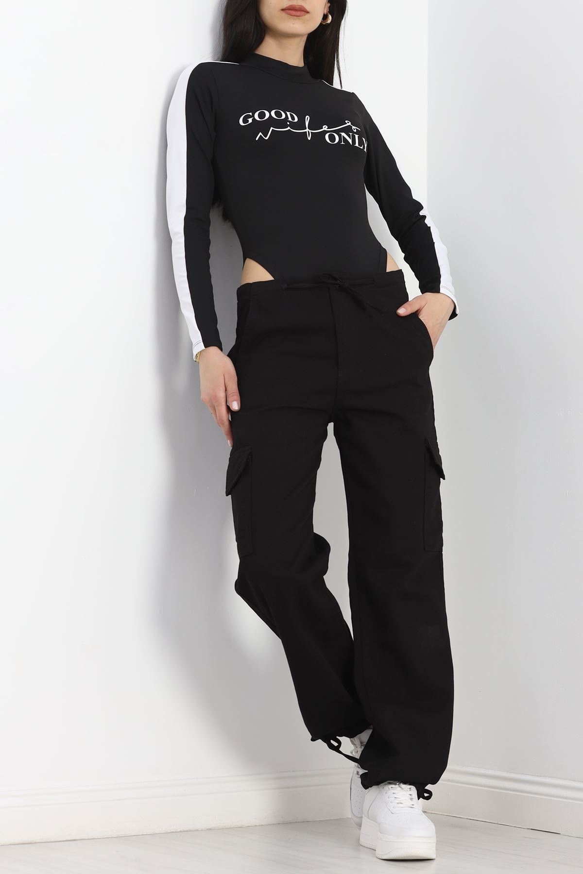 Baskılı Altı Çıtçıtlı Body Siyah - 40081.1855.