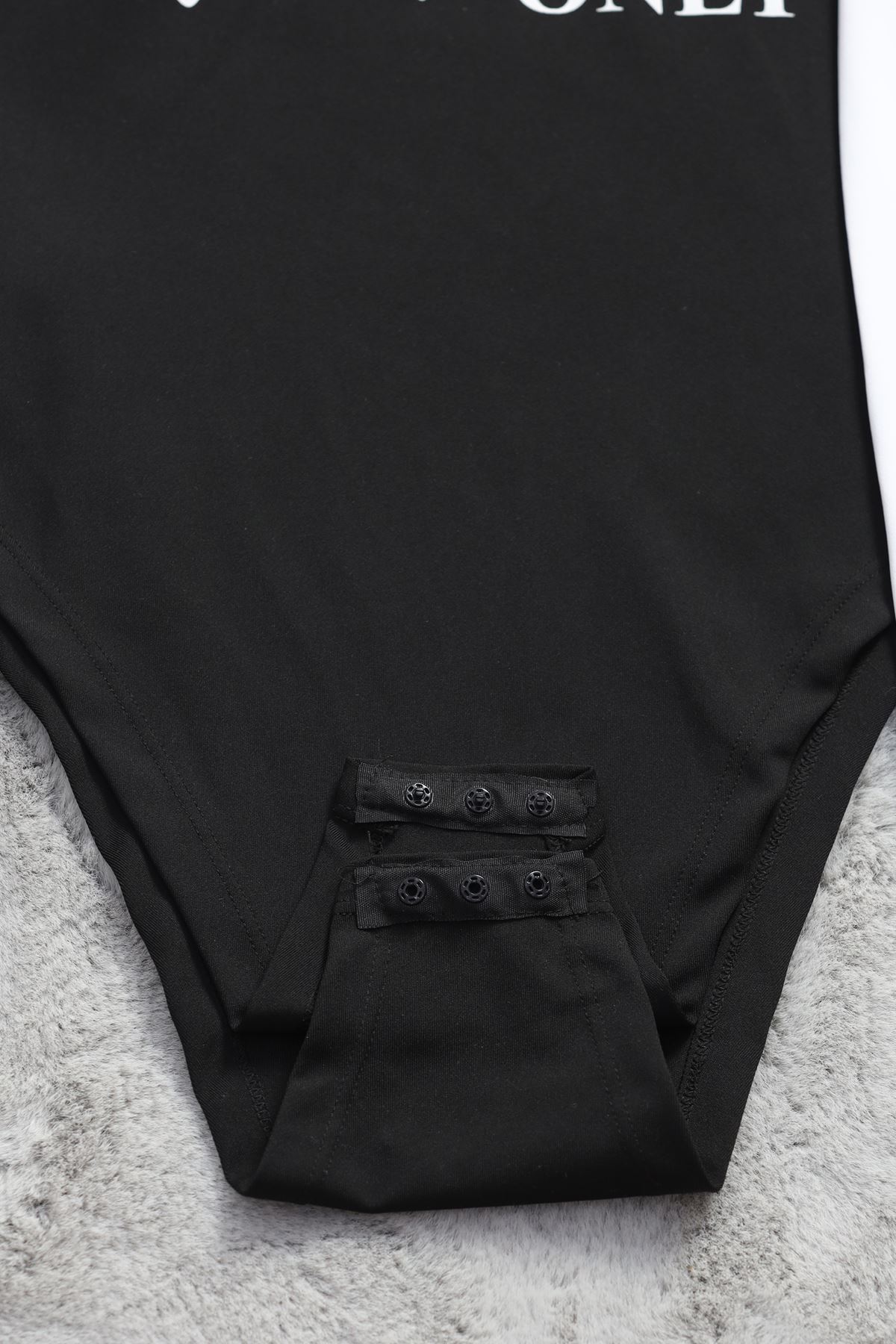 Baskılı Altı Çıtçıtlı Body Siyah - 40081.1855.